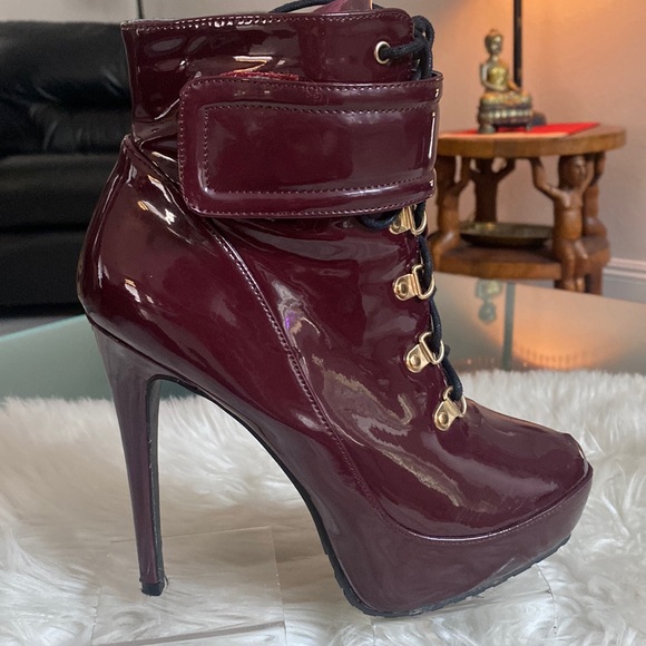 Shoe Dazzle Shoes - 💜💜BURGUNDY LACE-UP PLATFORM BOOTIES💜💜